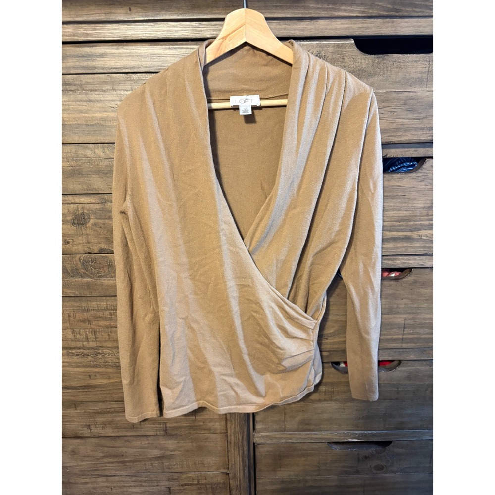 Ann Taylor Loft Womens Tan Faux Wrap Sweater Ruched V-Neck Top Medium 149704 - Picture 2 of 6